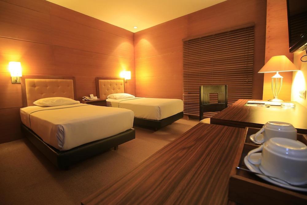 Hotel Mutiara Malioboro 요그야카르타 외부 사진