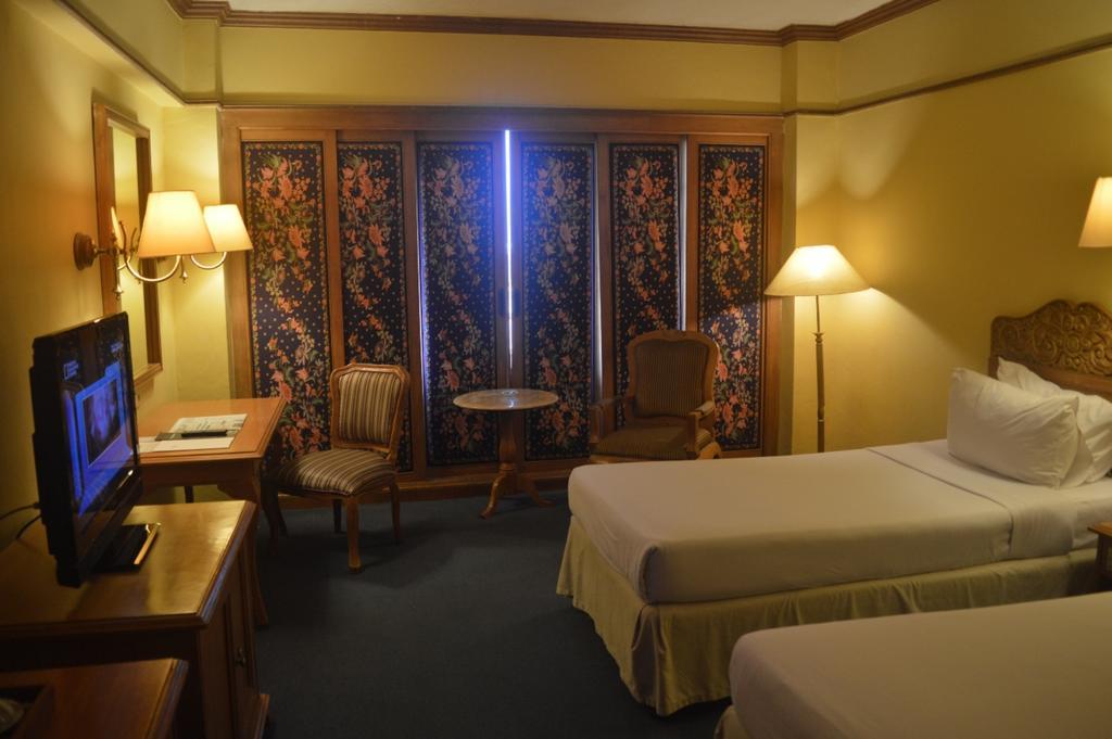 Hotel Mutiara Malioboro 요그야카르타 외부 사진