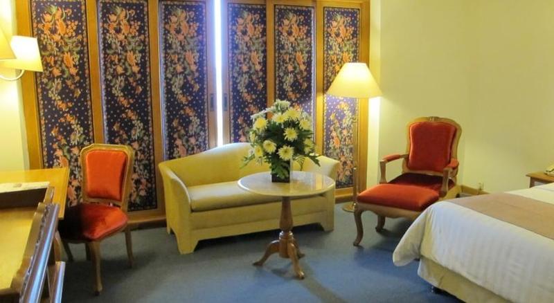 Hotel Mutiara Malioboro 요그야카르타 외부 사진