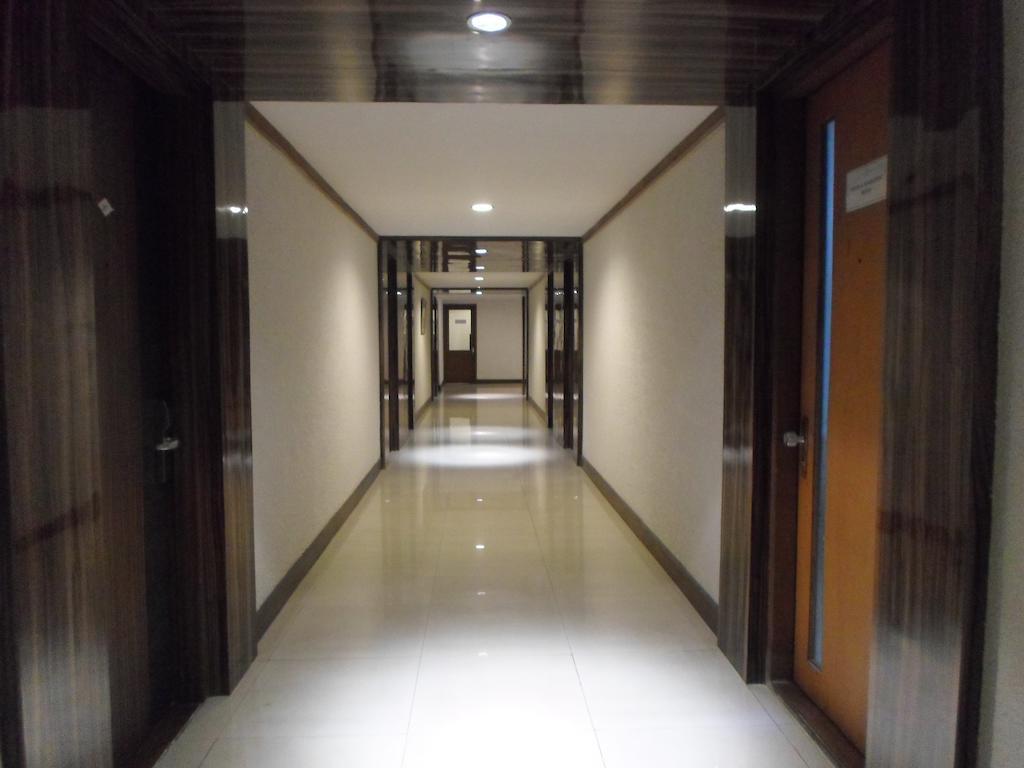 Hotel Mutiara Malioboro 요그야카르타 외부 사진