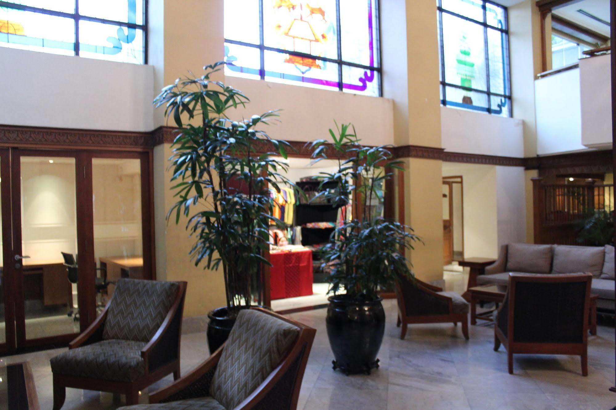 Hotel Mutiara Malioboro 요그야카르타 외부 사진