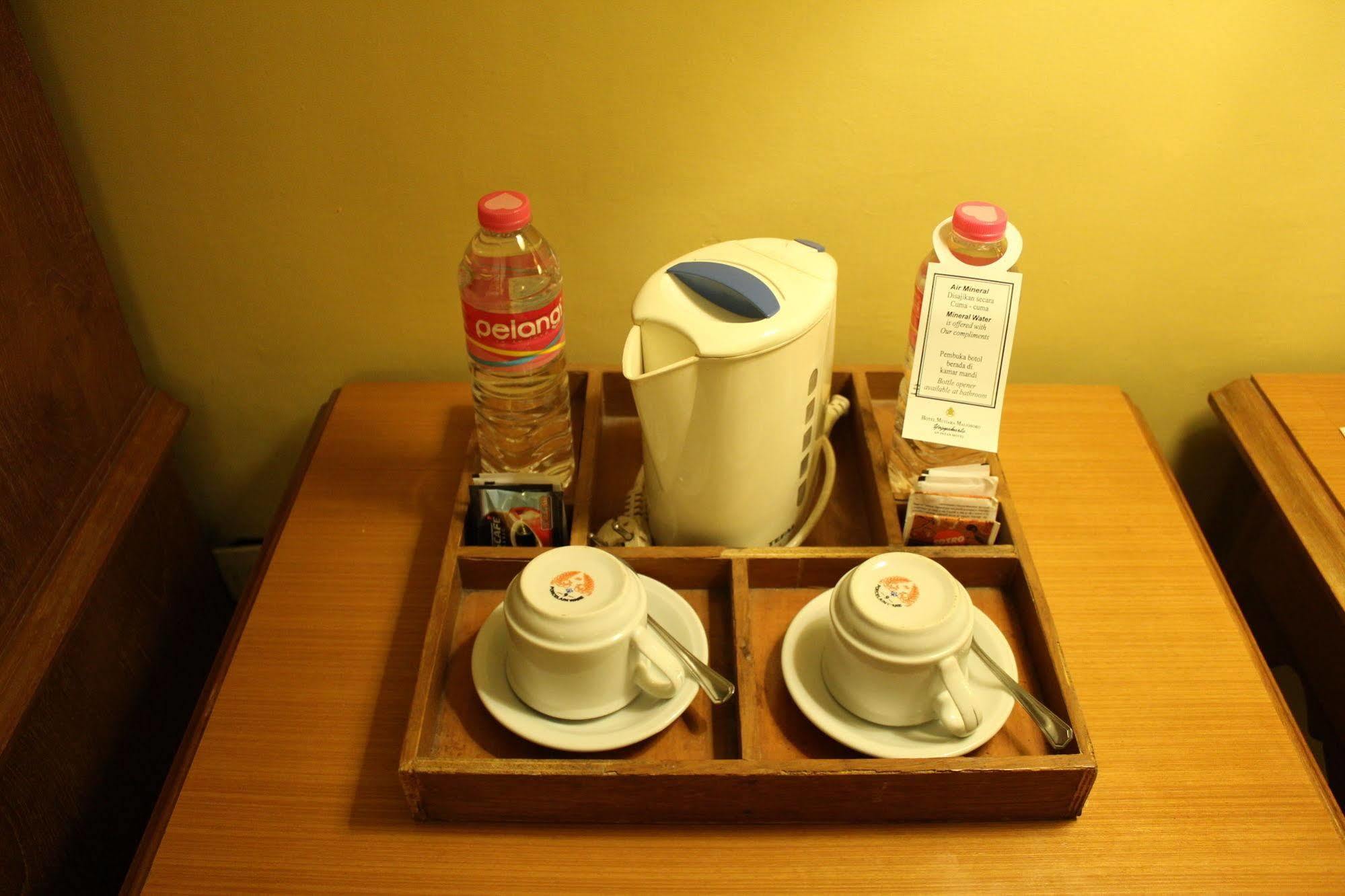 Hotel Mutiara Malioboro 요그야카르타 외부 사진