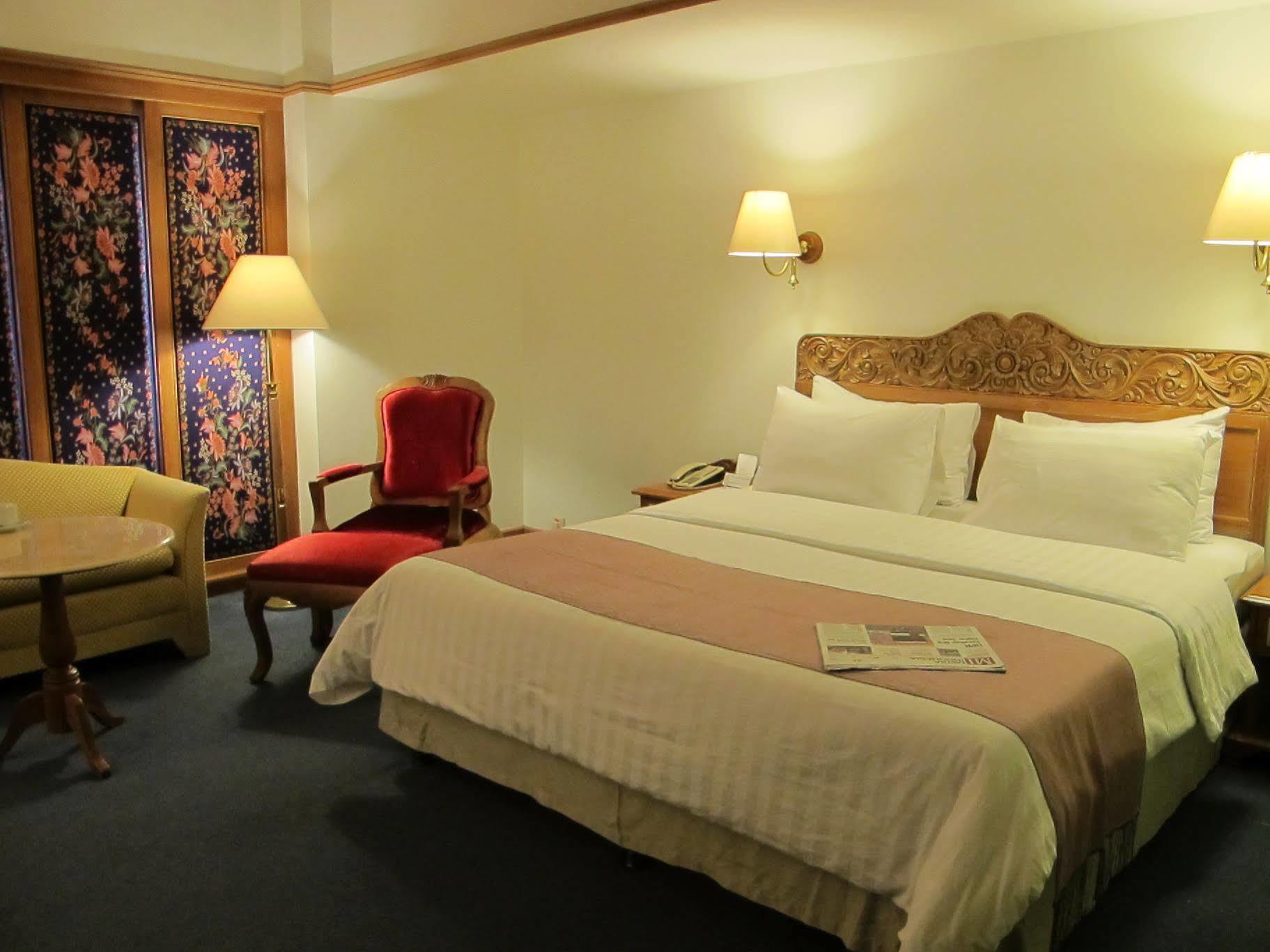 Hotel Mutiara Malioboro 요그야카르타 외부 사진