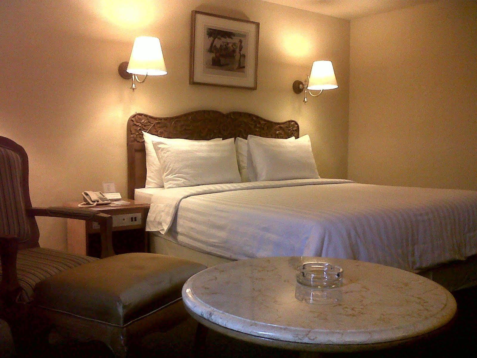 Hotel Mutiara Malioboro 요그야카르타 외부 사진