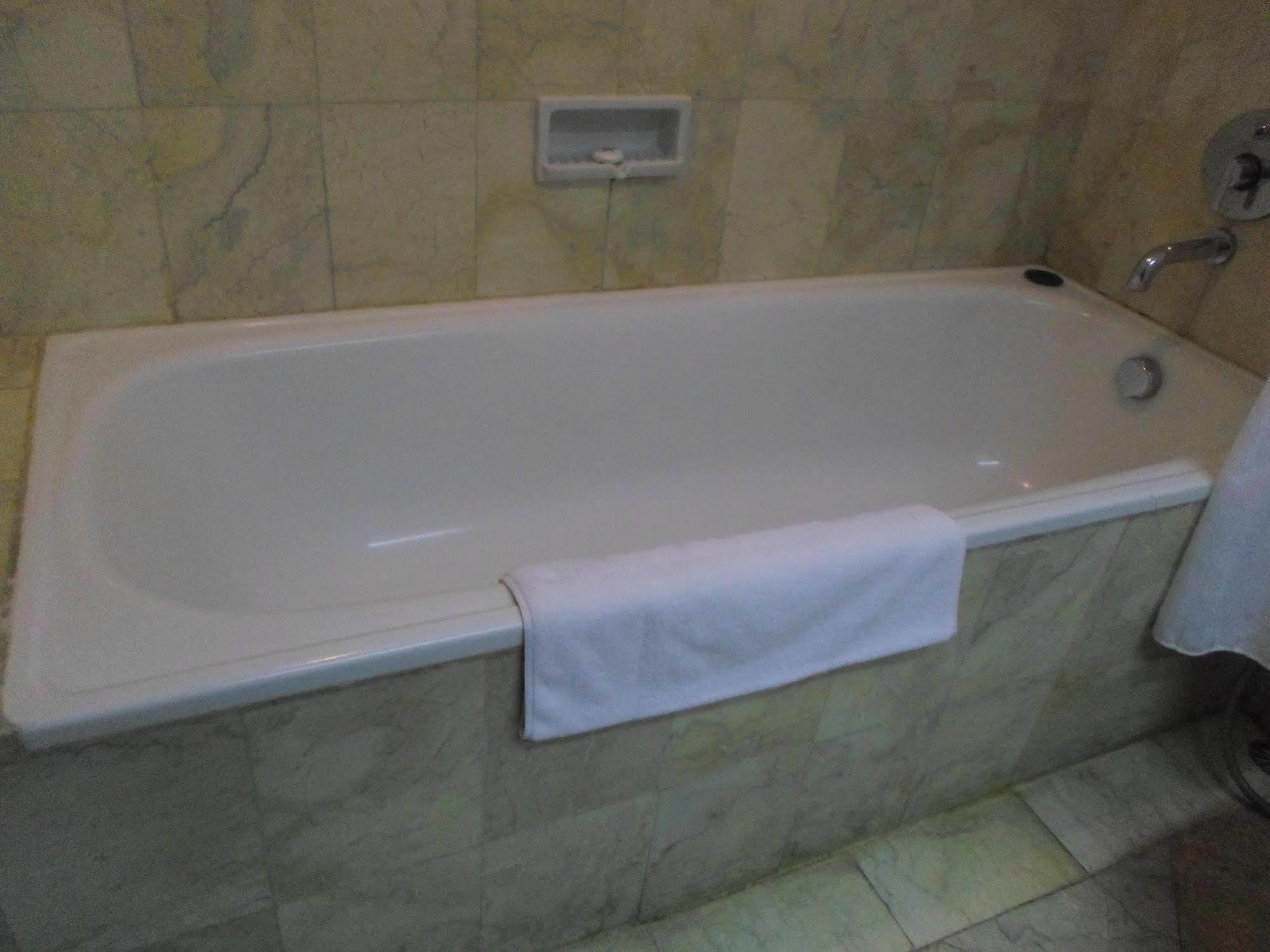Hotel Mutiara Malioboro 요그야카르타 외부 사진