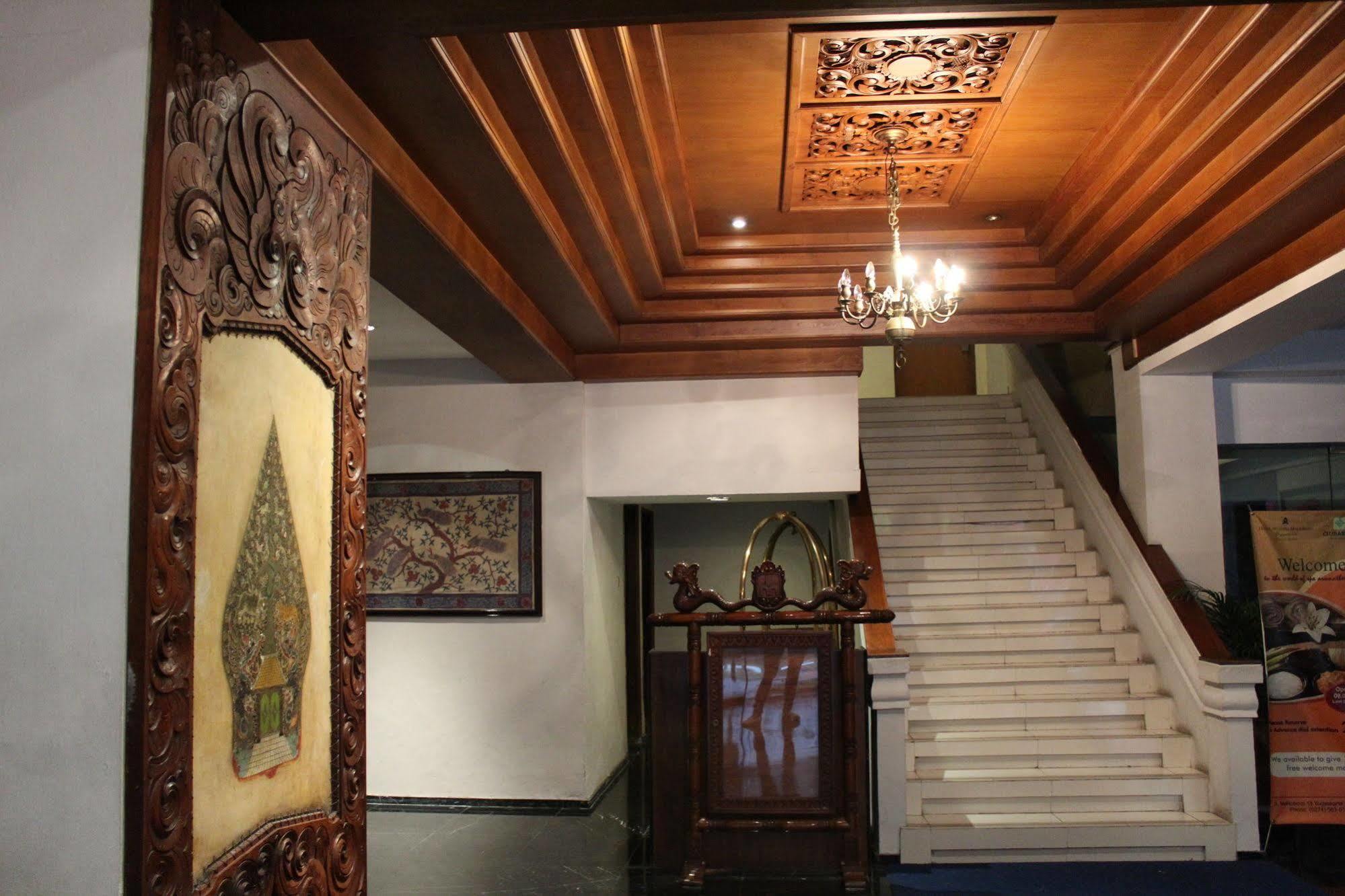 Hotel Mutiara Malioboro 요그야카르타 외부 사진