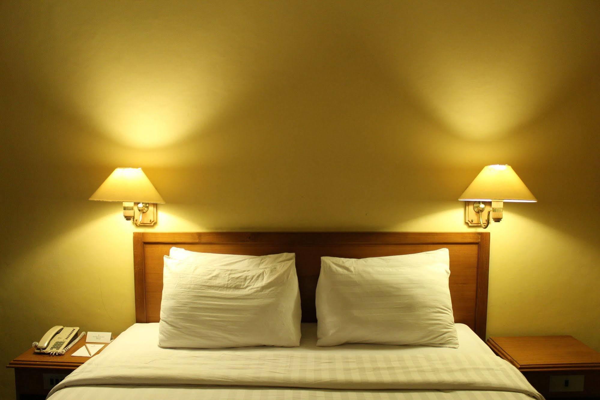 Hotel Mutiara Malioboro 요그야카르타 외부 사진