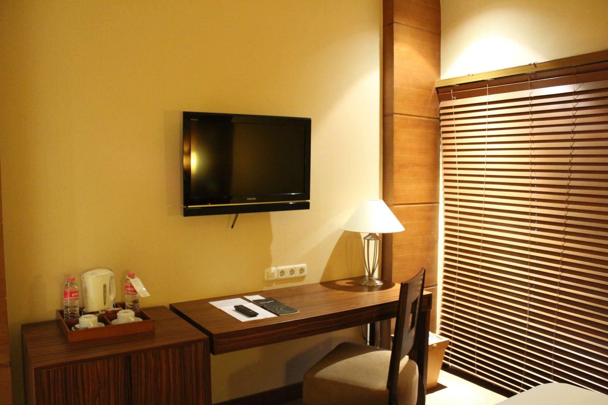 Hotel Mutiara Malioboro 요그야카르타 외부 사진