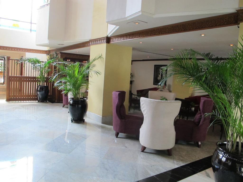 Hotel Mutiara Malioboro 요그야카르타 외부 사진